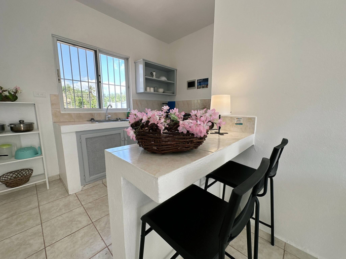 Dining room 2, Secure 2-pers Apartment Centrally Located and Close to the Beach, Las Terrenas