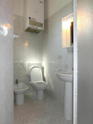 Bathroom 4, Inviting apartment in a great area, Udine