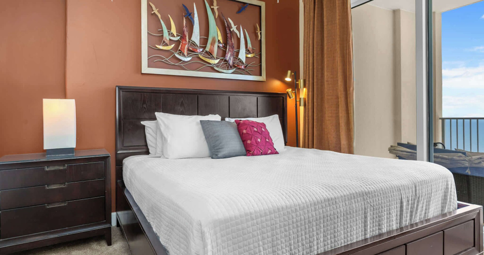 Room 5, Above the Waves Oceanfront, Bay