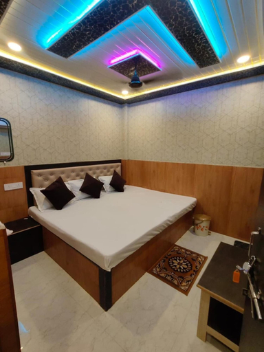 Room 2, Belpatra Paying Guest House, Varanasi