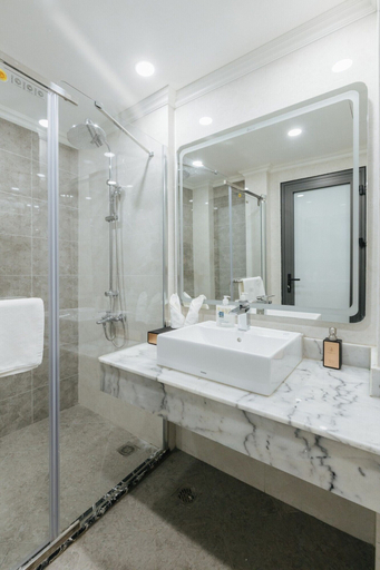 Bathroom 4, Brilliant Jade Suites, Hoàn Kiếm