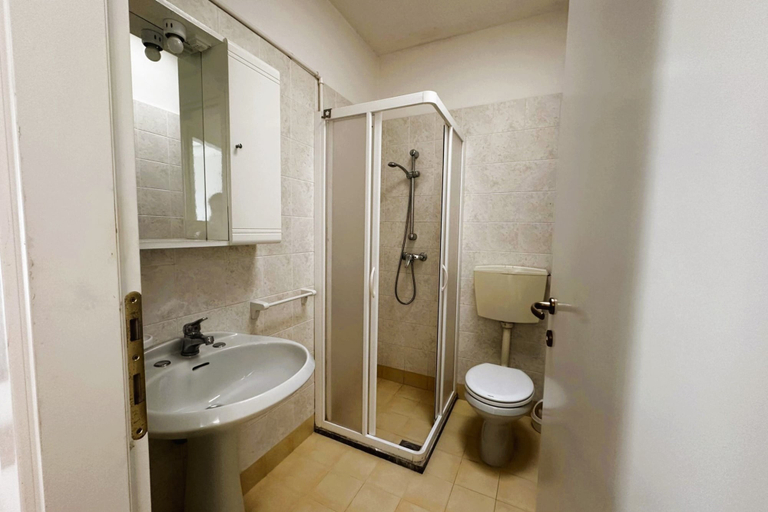 Bathroom 3, Perfect Family Getaway in Bibione With Pool, Venezia
