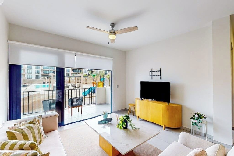 View from room, Gorgeous Dog-friendly Apartment With Balcony, Open Layout, Heated Pool, & AC, La Paz