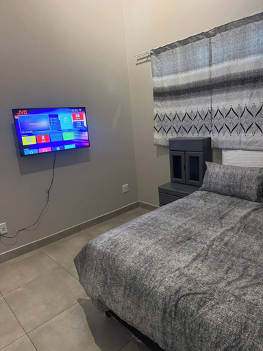 Room, Unit 42 circa apartment, City of Tshwane