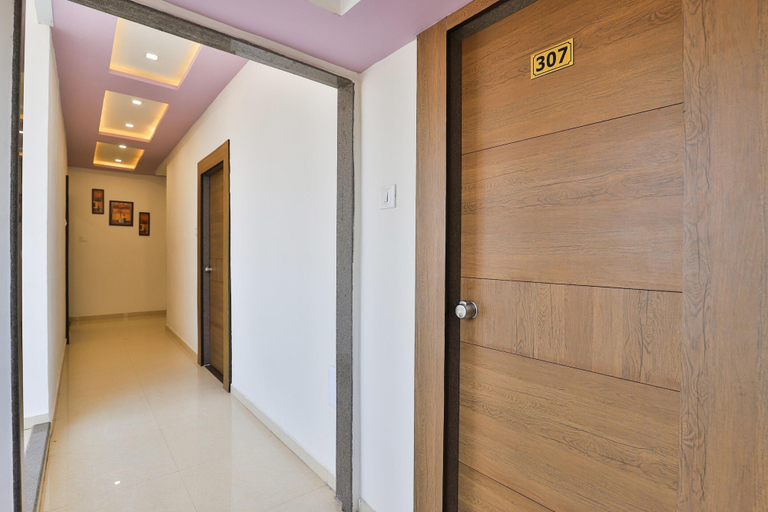 Interior 3, Deluxe Hotel Navjivan, Ahmadabad