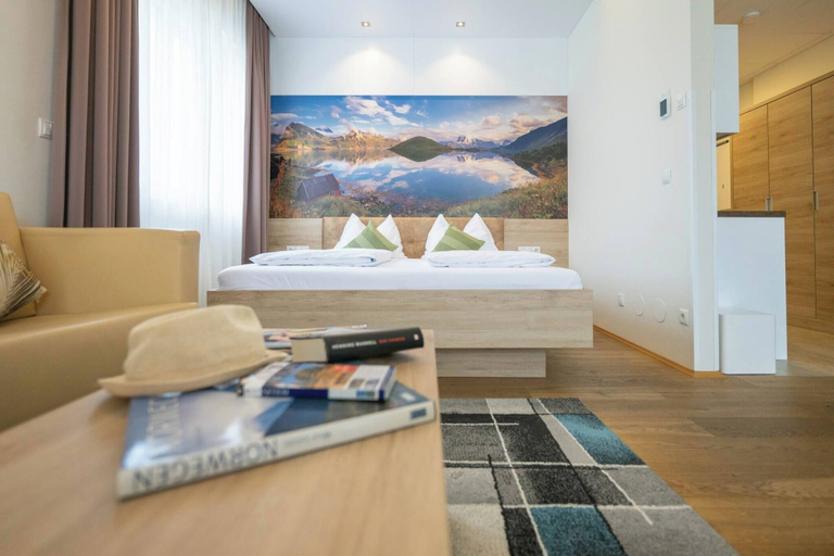 Living room 2, Suite With Character I Graz-süd for 2 24-7 Check-in, Graz