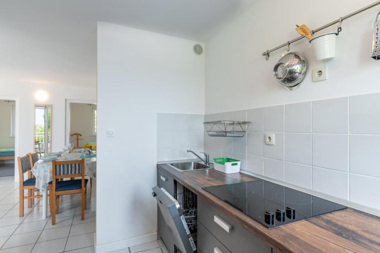 Private kitchen 5, Apartment Zdravko sea View, Novalja