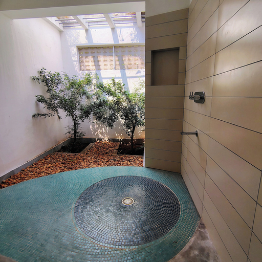 Bathroom 2, Isai Karai Bungalow - A CGH Earth Saha, Kancheepuram