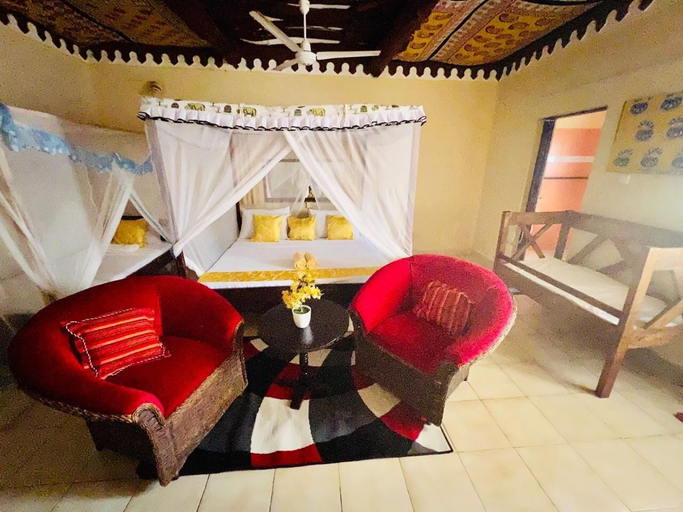 Room 4, Luxurious 3-bedroom Holiday House With Pool Access in Diani Beach, Msambweni