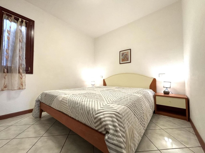 Room 2, Flat in Seafront Residence With Pool, Rovigo