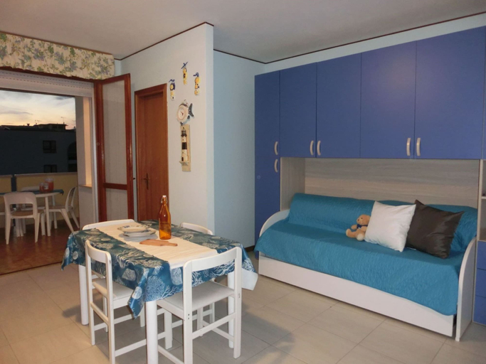 Living room 2, Intimate Coastline Studio With Swimming Pool, Venezia