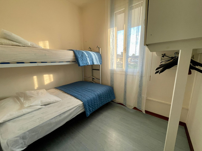 Bedroom 3, Townhouse With Garden and Shared Pool, Venezia