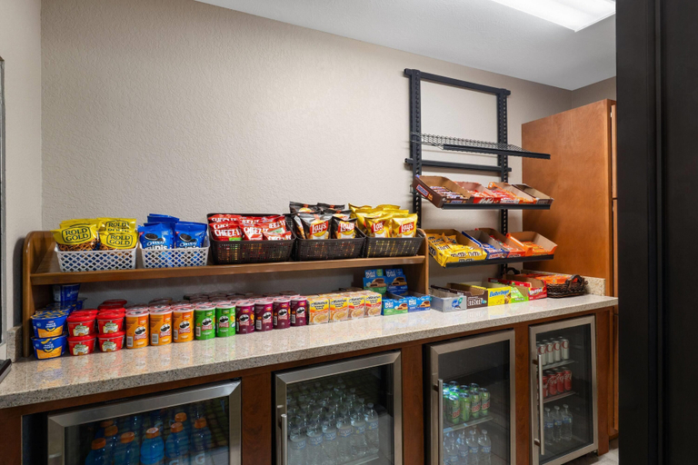 Food & Drinks 4, Baymont by Wyndham Oacoma, Lyman