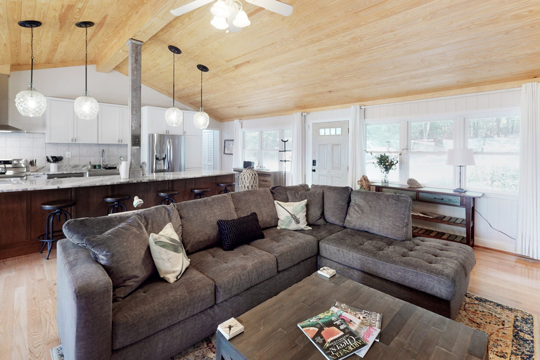 Living area 5, Lakefront Home With Granite Counters, Fireplace, Lake Views, & Dock, Louisa