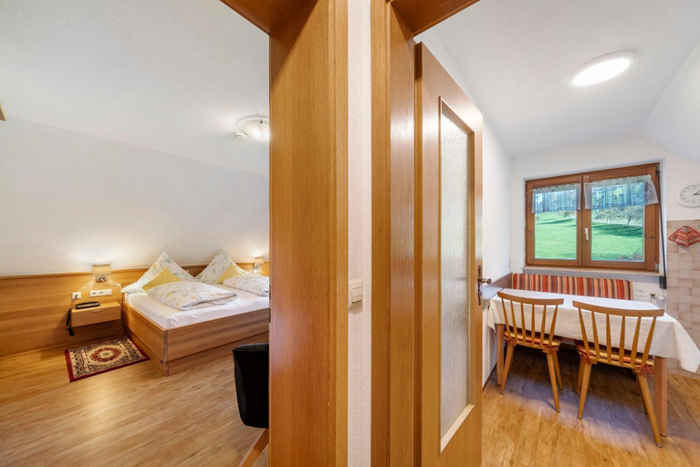 Bedroom 2, Pension Schneider, Emmendingen