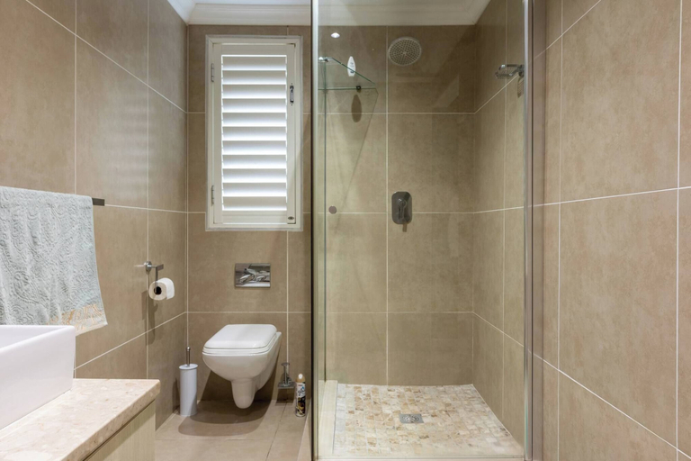 Bathroom 3, The Al Marjan Schoenmakerskop, Nelson Mandela Bay