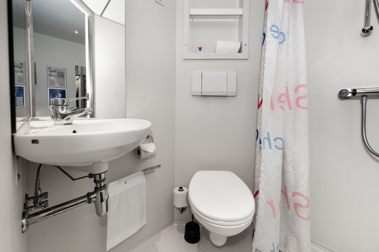 Bathroom 4, CABINN Esbjerg Hotel, Esbjerg