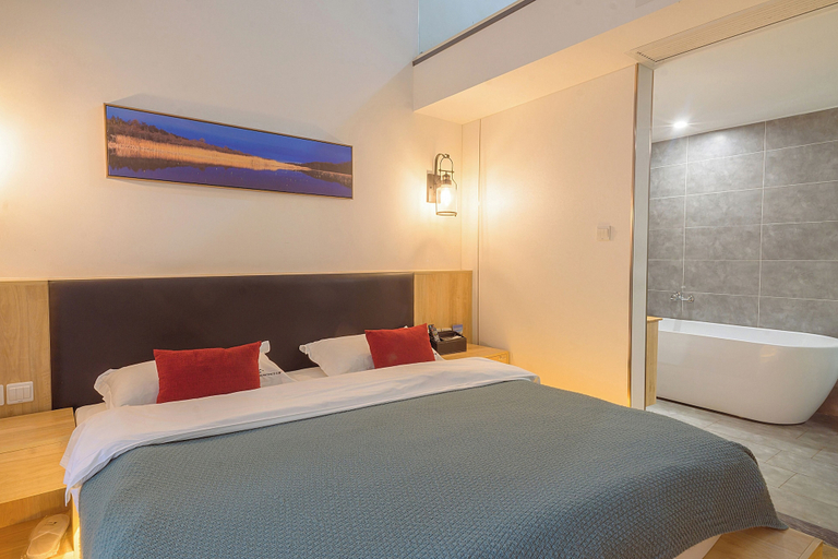 Room 3, Room-heinemann Hotel Loft Suite With two, Leshan