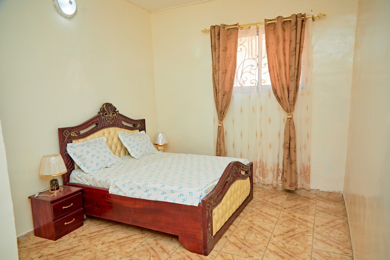Room 4, Charming Yaoundé Apartment With City Views, Mfoundi