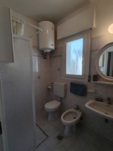Bathroom 4, Contemporary Flat Near the Beach of Bibione, Venezia