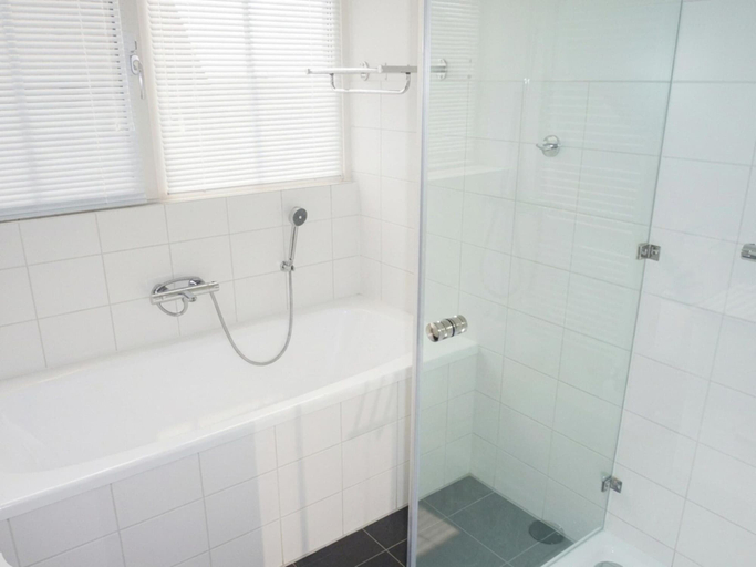 Bathroom 5, Family-friendly Holiday Home, Sluis