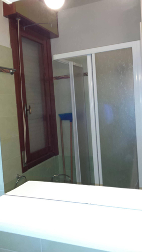 Bathroom 3, Nice Three-bedroom Flat With Balcony in Bibione, Venezia