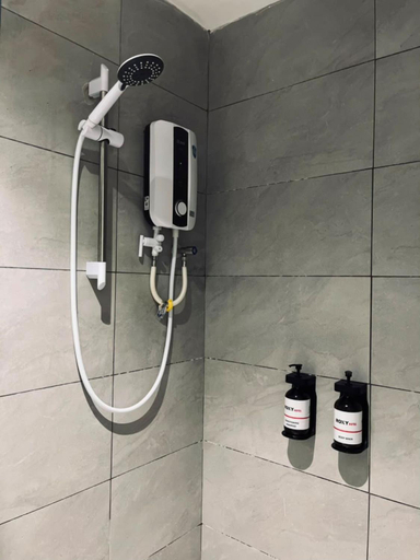 Bathroom 4, Roxy Hotel Aiman, Samarahan