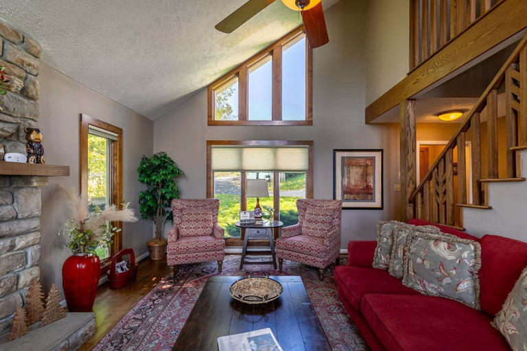 Interior 3, Aspen View, Watauga