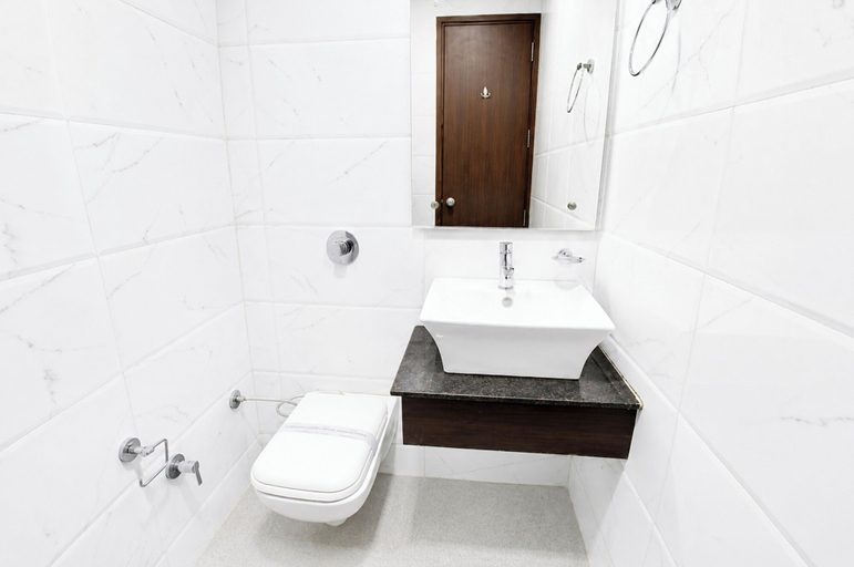 Bathroom, Hotel The Popular, Amritsar