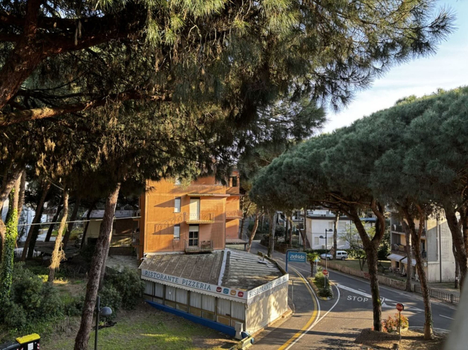 Exterior 4, Accommodation in the Vibrant Heart of Rosolina, Rovigo