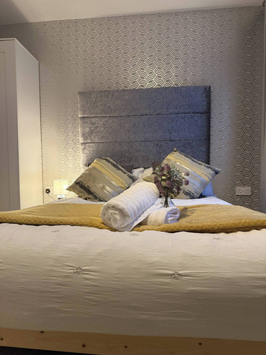 Room 2, 2bed Flat 5 Mins From New Street Free Parking, Birmingham