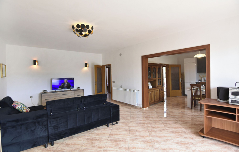Living room 2, Quiet Flat in Donji Picudo Near Umag, Umag