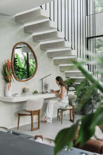 Living area 2, The form, Badung