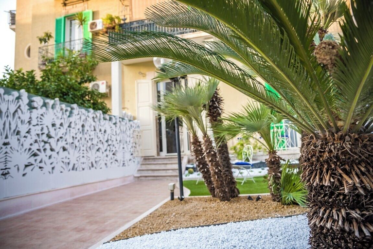 Others 4, Room-exclusive Room in B&b, Bari