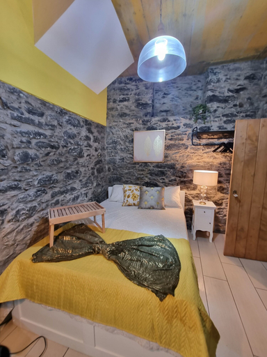 Room 3, Room-discover Magical Calheta, Calheta