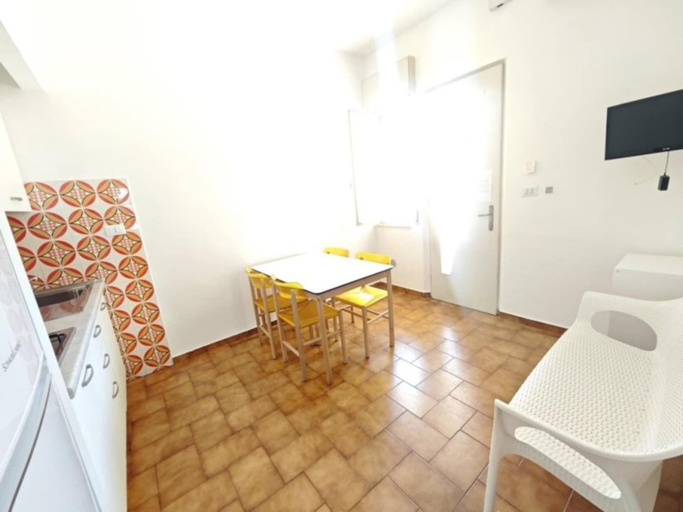 Dining 5, Cozy apartment steps from the sea, Udine