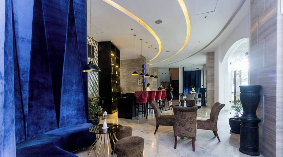 Dining room, Comfortable Room, 100m to Walking st, 5th Floor, Angeles City