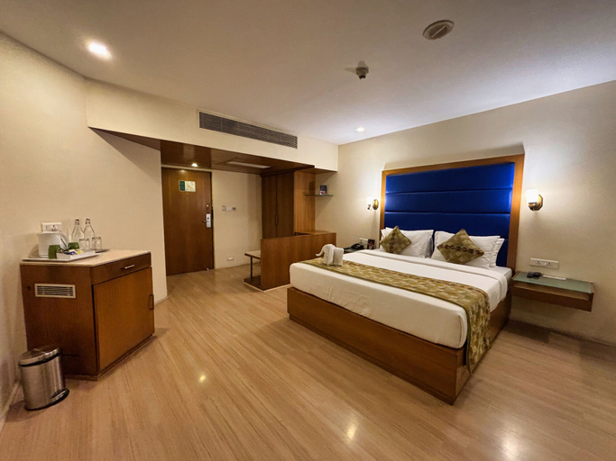 Bedroom 4, Peerless Hotel Hyderabad, Hyderabad
