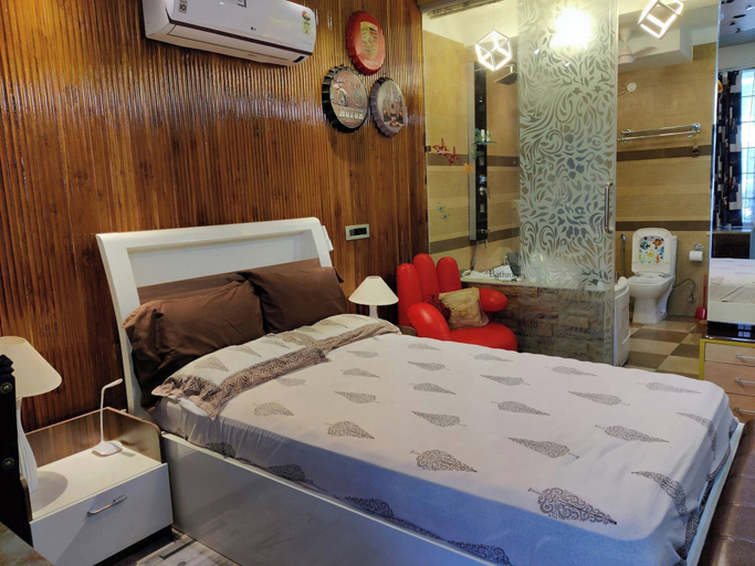 Others 5, Room-'mount View Double-bed' By Aparna B, Panchkula