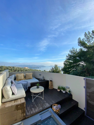 Primary image, Room-luxury Suite With a Queens Double b, Thessaly