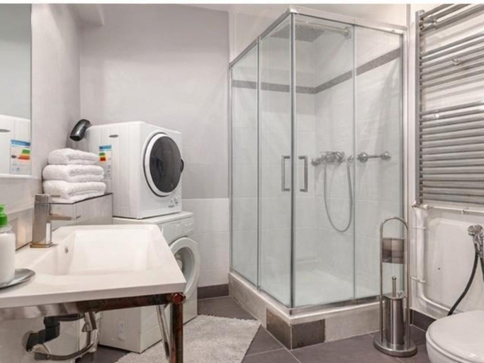 Bathroom, Studio Elysees, Paris