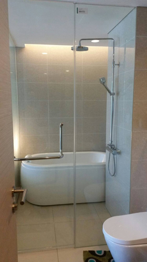 Bathroom 3, S39- 1 BR Downtown Bangkok Apt With Balcony and Pool, Wattana