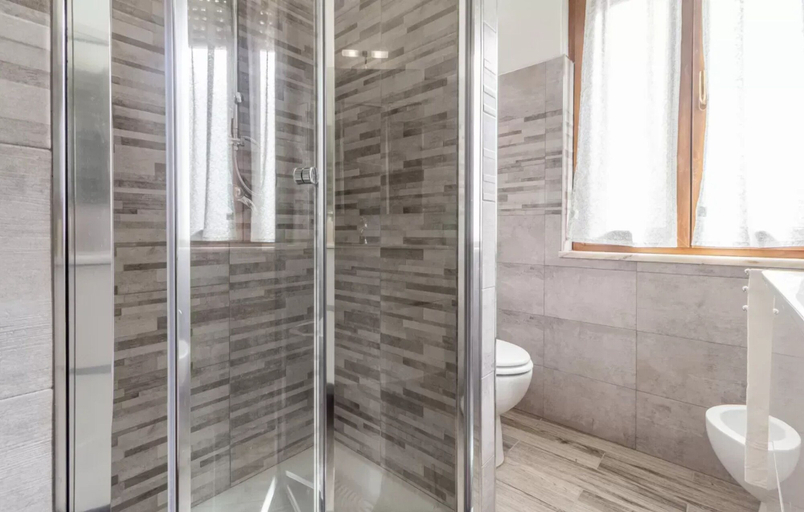 Bathroom 2, Cozy Flat Steps From Porto Torres Beaches, Sassari