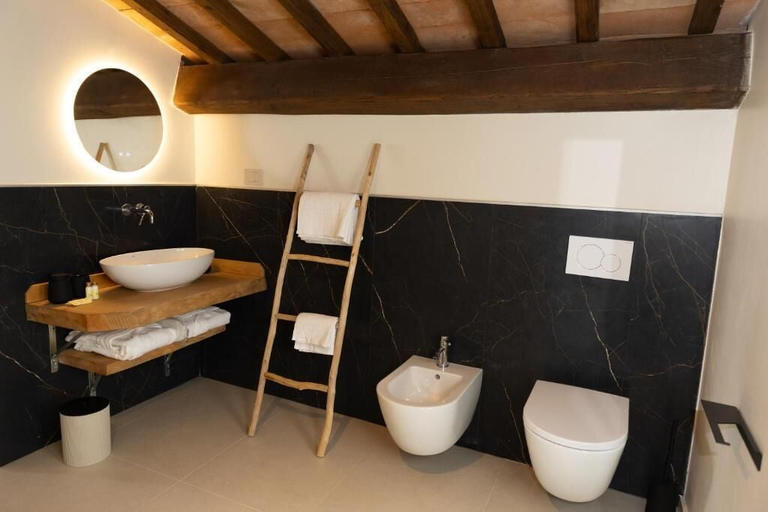 Bathroom 2, Casa Gabri Boutique B&B Tuscan Villa, Massa Carrara