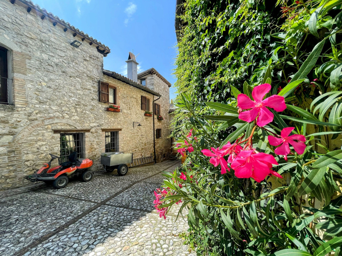 Exterior & Views 2, Torretta Sleeps 5 With Pool and Exclusive Gardens Plus Private Verandah, Perugia