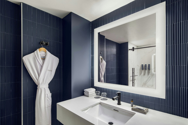 Bathroom 5, Le Westin Tremblant, Les Laurentides