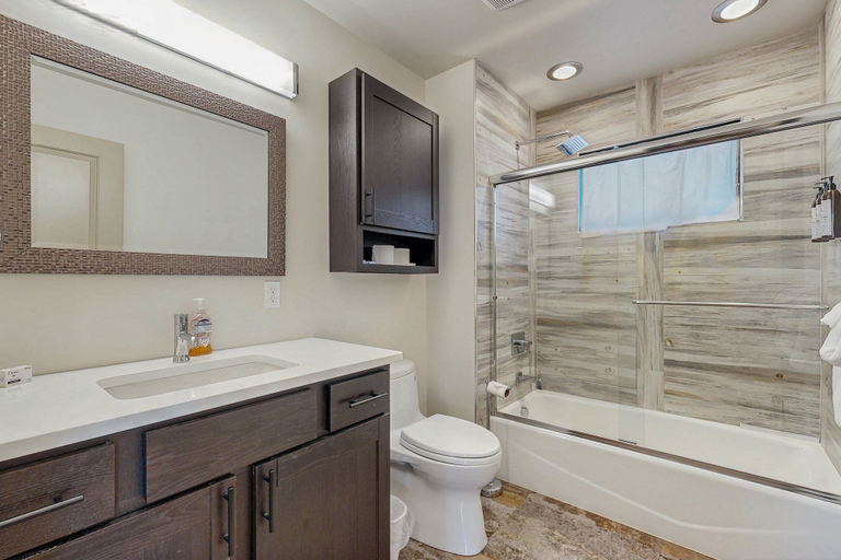 Bathroom 2, Modern Cabin With Mountain Views, Private Yard & Furnished Deck - Great Location, Larimer