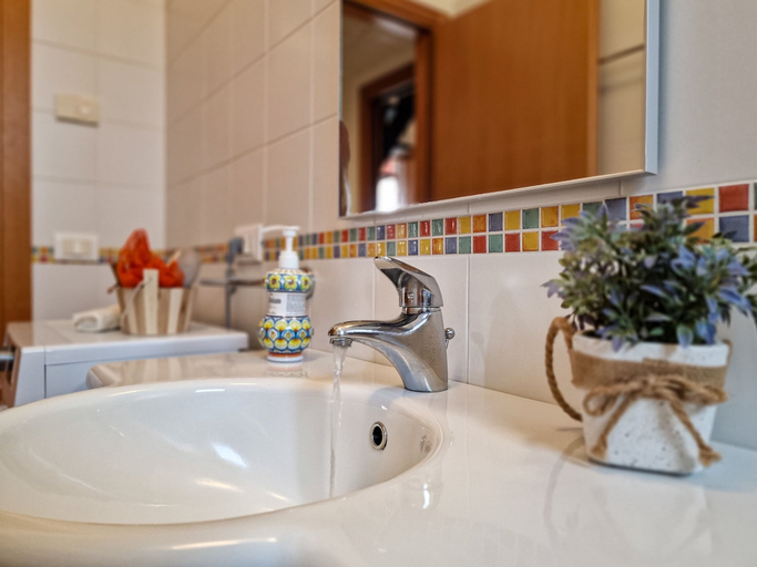 Bathroom 5, Bright Duplex With Swimming Pool and Terraces, Venezia