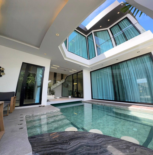 Pool 3, 5-bed Luxury Villa Pool&jacuzzi 5 Min to Walkingst, Pattaya