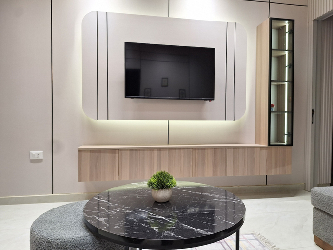 Living room 2, Charming 2-bedroom Apartment in Hamra, Beirut, Beirut